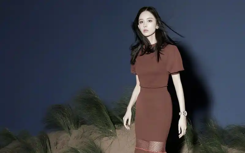 古力娜扎夏日度假风高清桌面壁纸