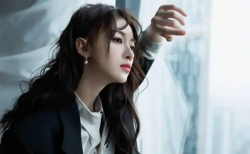 新晋女星吴谨言感情路坎坷,交了多个男友皆是渣男?还曾被家暴_林佳一_