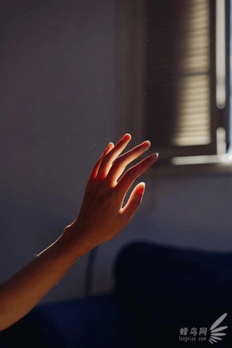 手是性感的象征 如何拍好私房文艺的女性写真
