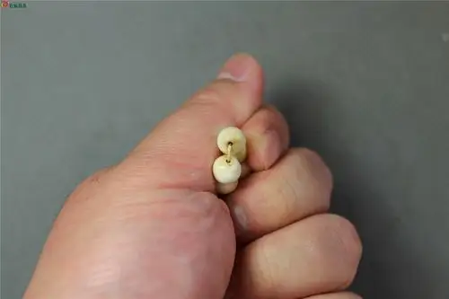 有几十年的108颗野猪牙佛珠