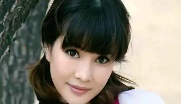 因为当时演小品的女演员很少,所以杨蕾的关注度非常的高,所以也被大众