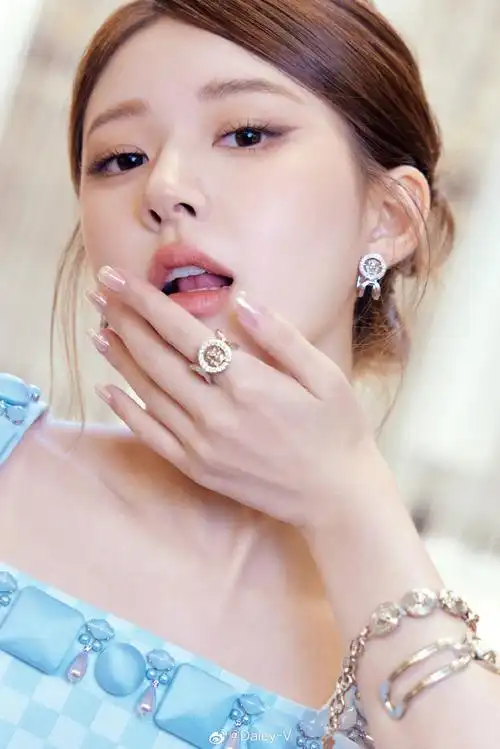 赵露思米兰看秀##赵露思 米兰