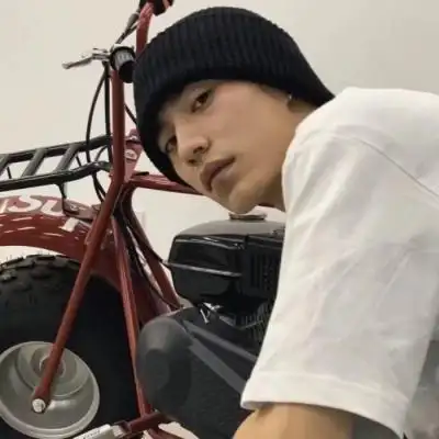 贰迟 颓废风高冷真人男头_男生头像_我要个性网