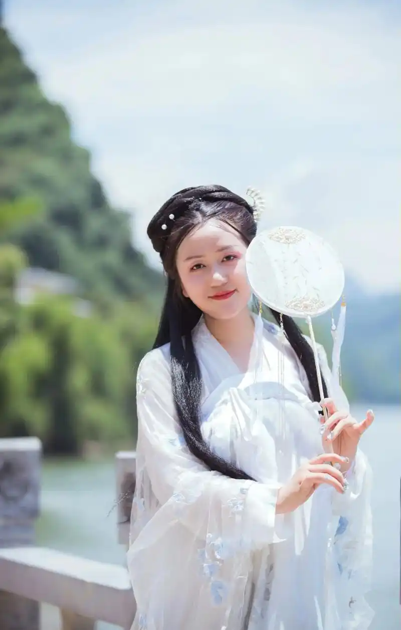 古风 #汉服小姐姐 #汉服之 - 抖音