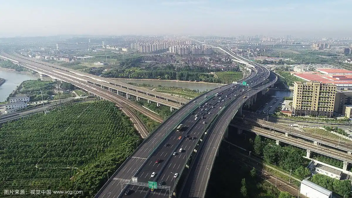 上海城市道路地标建筑景观——嘉闵高架路