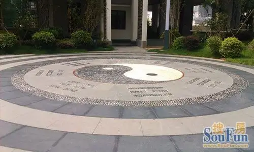 小区有个八卦图广场~~!是不是专门为打太极用的.