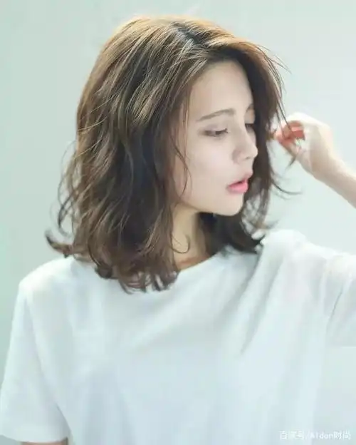 烫什么样的头发显蓬松