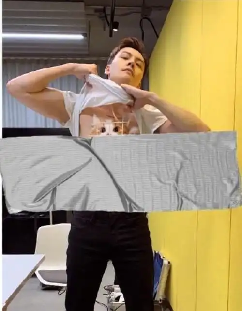 陈伟霆连发几条动态当正面照发布后网友这颜值太惊人了