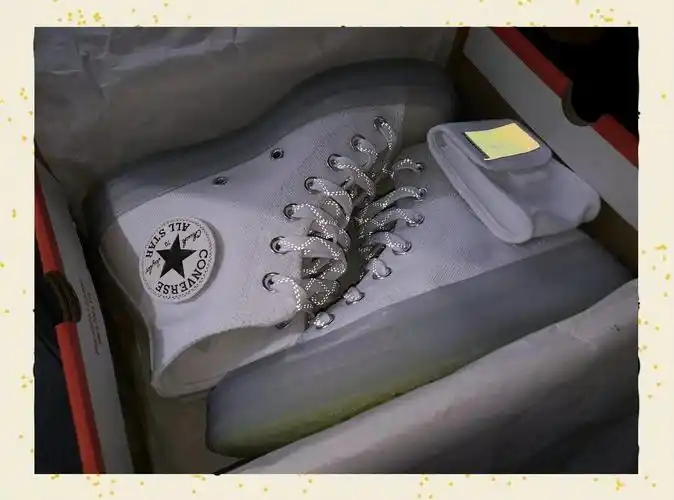 张艺兴同款匡威联名鞋:夜光设计超酷炫!