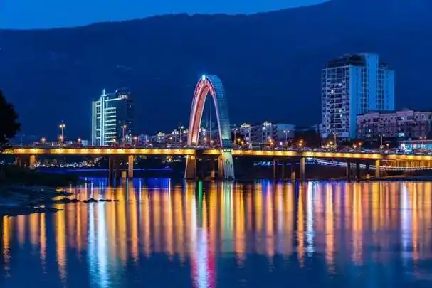 为何四川省雅安市如此疯狂造城激进狂奔的雅安与雅安市城市格局