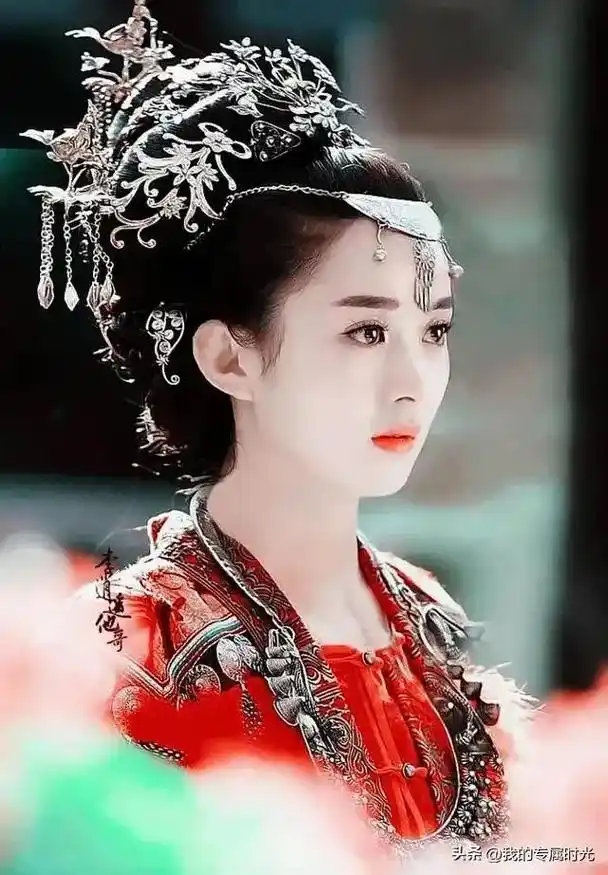 赵丽颖古装造型照片. - 抖音