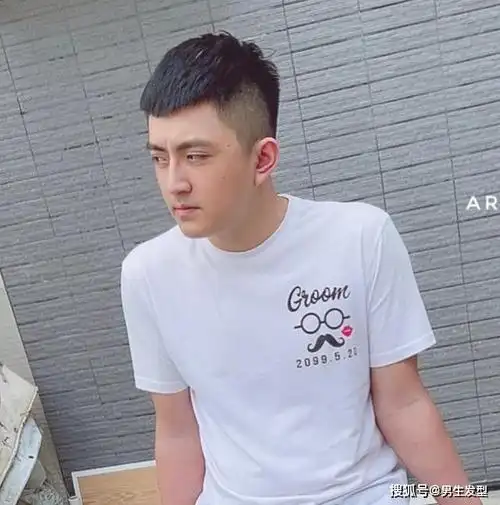 男生"不烫不染"的发型,试试这几款,剪完时髦又帅气