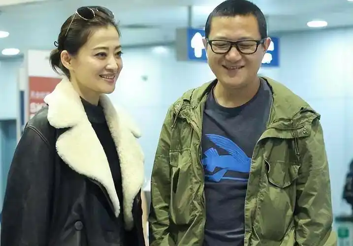 回顾曾剑娶二婚演员妻子梅婷婚后生一儿一女一家四口幸福甜蜜