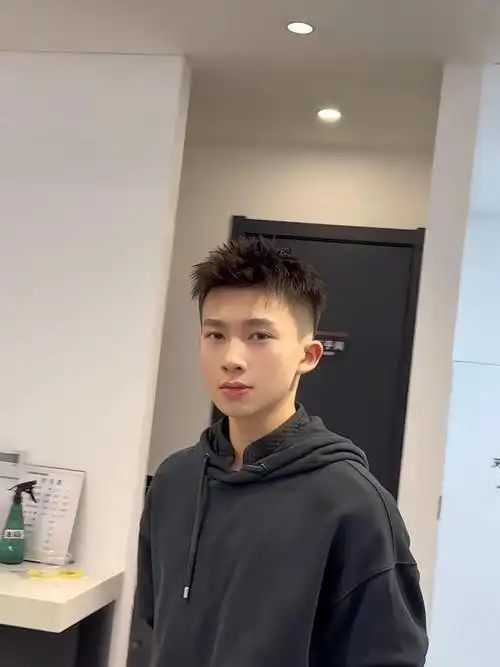 男士新发型超帅气