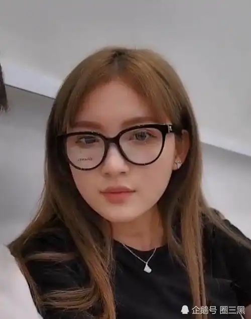 断网了,不求人跟汤圆在线上秀恩爱