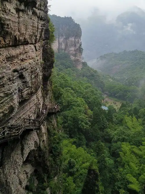 神雕侠侣拍摄地,小龙女和扬过相约见面的地方:断肠崖