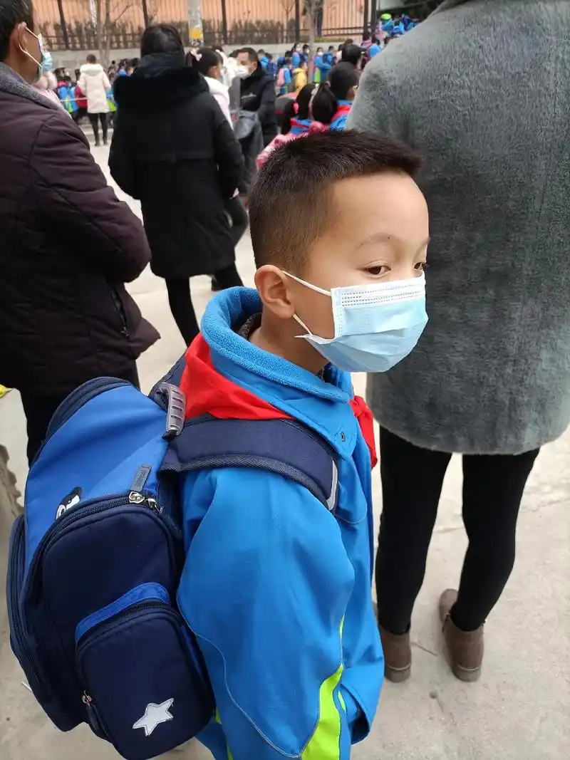 一个才八岁的孩子,每天天不亮就起床,天黑才回家,怎样的终点才 - 抖音