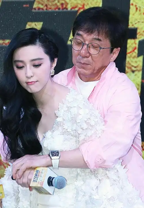 成龙:当范冰冰是哥们 谈恋爱观众受不了