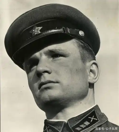 繁杂的军衔标志——卫国战争前期,苏联红军军官军衔详细图解