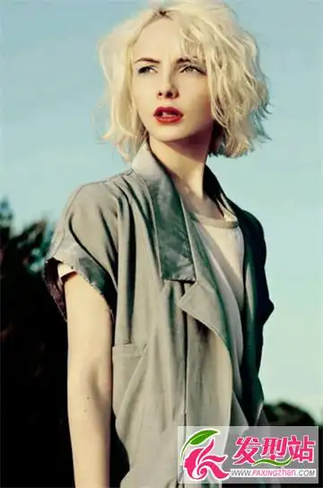 女生英伦风短发发型打造时尚帅气的女王范6