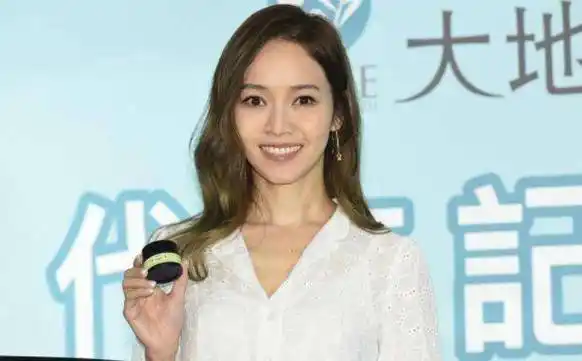 侯佩岑回应与昆凌撞图,这句话被赞情商高,网友:周杰伦笑了_恋情_彩虹