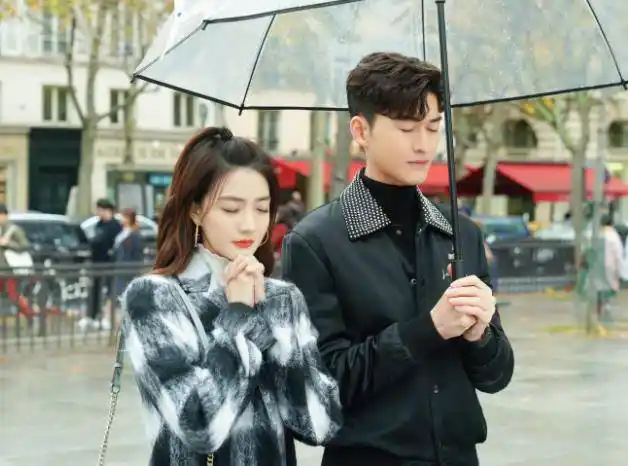 超前点播还不够,张翰新剧自己搞了个app收费,活该这么糊_徐璐_观众