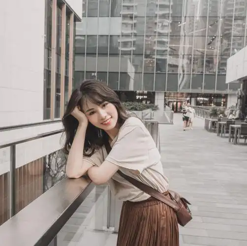 10个简单的拍照姿势,教你如何摆姿势,拍出自然好看的美照