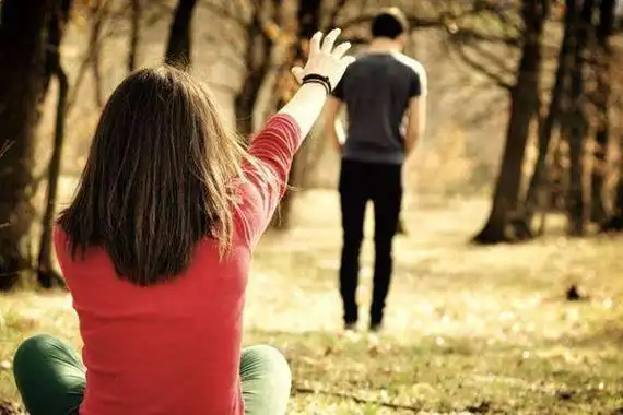 分手了不该伤心,因为那是给彼此相爱过的人全身而退