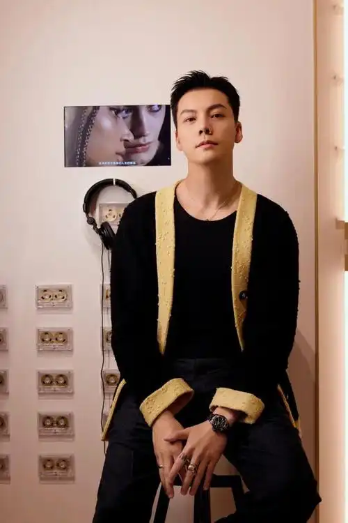 香奈儿品牌形象大使刘雯,井柏然,王一博,辛芷蕾,陈伟霆,张子枫以及