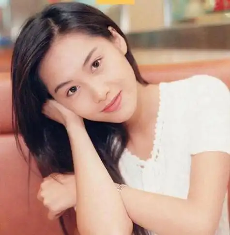 朱茵,香港影坛的一颗璀璨明珠,曾经以《大话西游》《食神》等经典电影