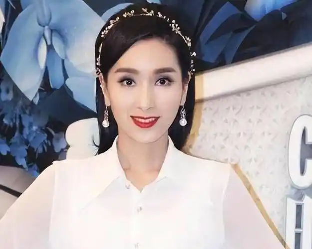 50岁万绮雯优雅老去,46岁杨恭如活成了网红_女明星_年龄_男子