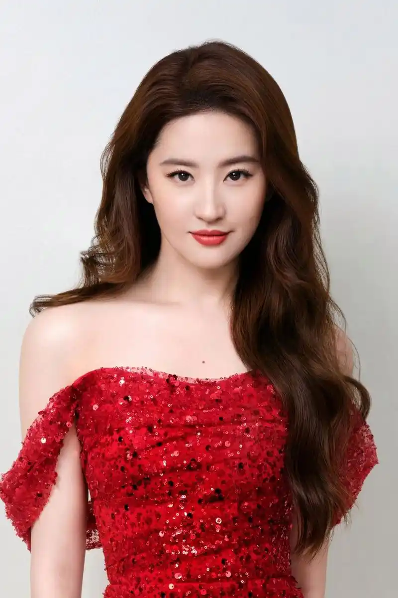 刘亦菲做身材管理 刘亦菲,这位华语影视女演员,开始认真对待身材管理