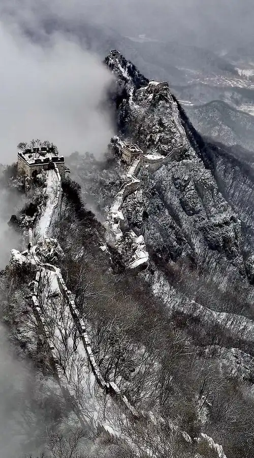 雪后的箭扣长城
