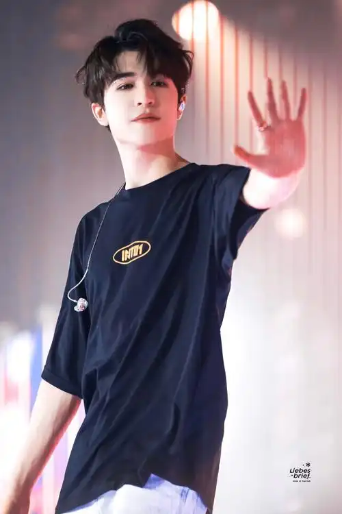 尹浩宇电影爱很美味##into1告别演唱会泰国场