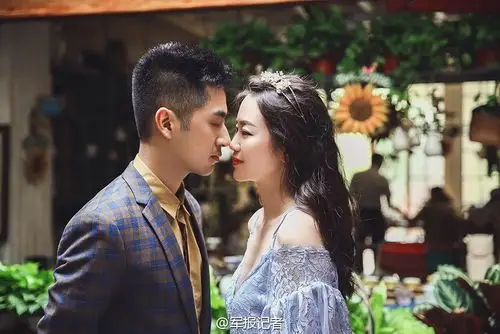 com此时距离他们新婚不过两个月零二十天.一边是军人神圣的使命,www.