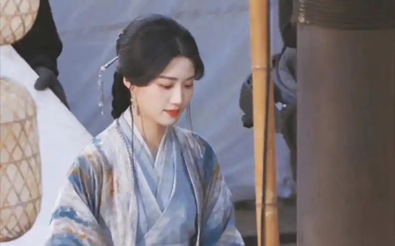 云之羽 上官浅 卢昱晓 发型