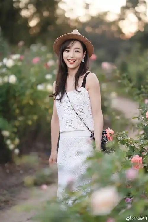 张静初回应凹学霸人设:找到最美人设,凹起来!_作业_账号_照片