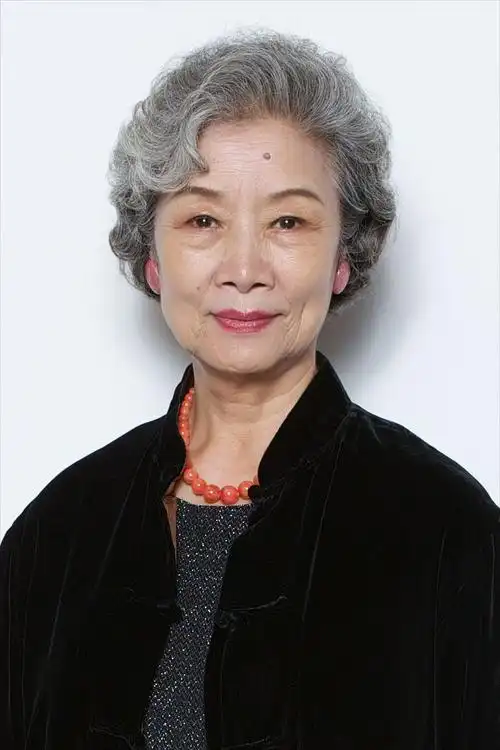 吕中美到了骨子里穿中国风服饰配玉石项链气场十足又高雅