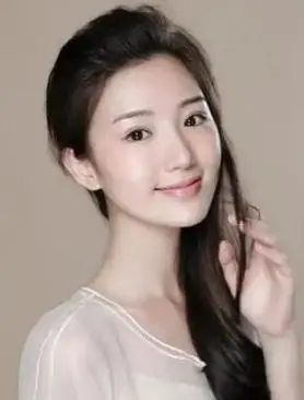 毛晓彤的故事:被亲生父亲索要五千万,目睹男友出轨,人生太凄凉