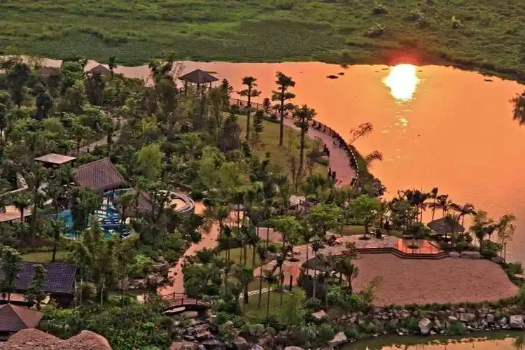 holiday天际泳池,巴厘岛式的浪漫风情溪山温泉度假村最璀璨的一角