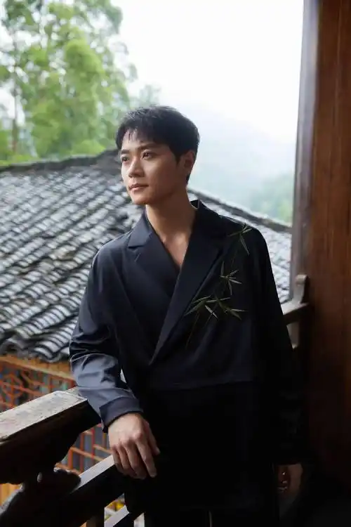 曹骏出道27周年发布民族风写真 再入铜仁感受人文风情_饶俊_电视剧