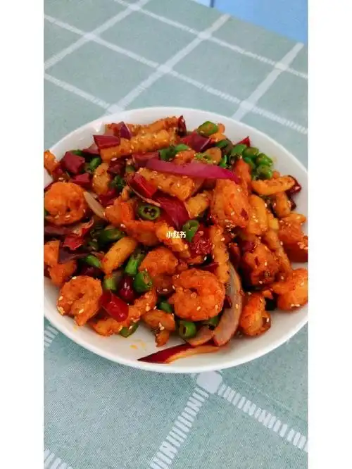 热气腾腾的干锅虾仁