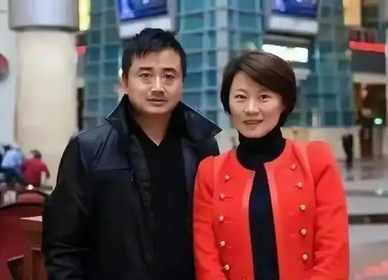 《热辣滚烫》里贾玲妈被狂赞,丈夫竟是《乡村爱情》里的他