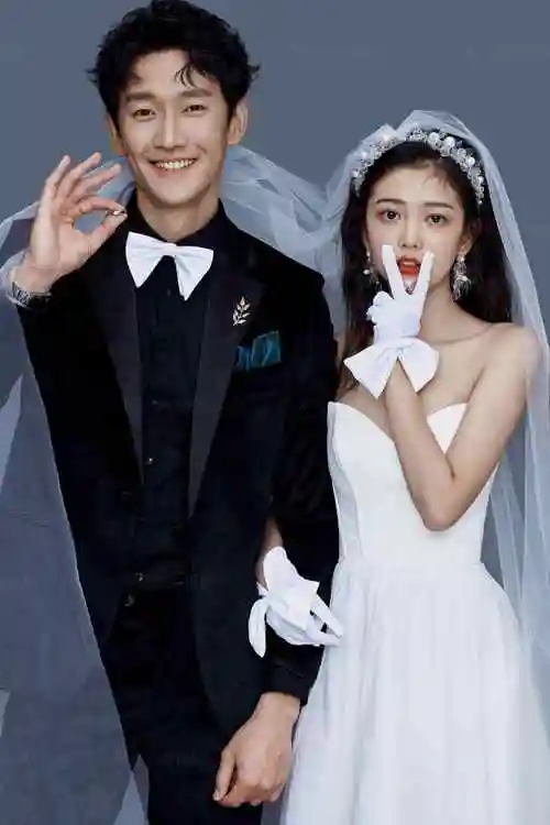 订单即送两千元大礼包 人气爆款婚纱照