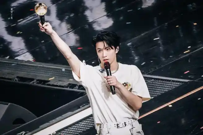 刘耀文叁重楼暨出道四周年演唱会##刘耀文feel me直拍