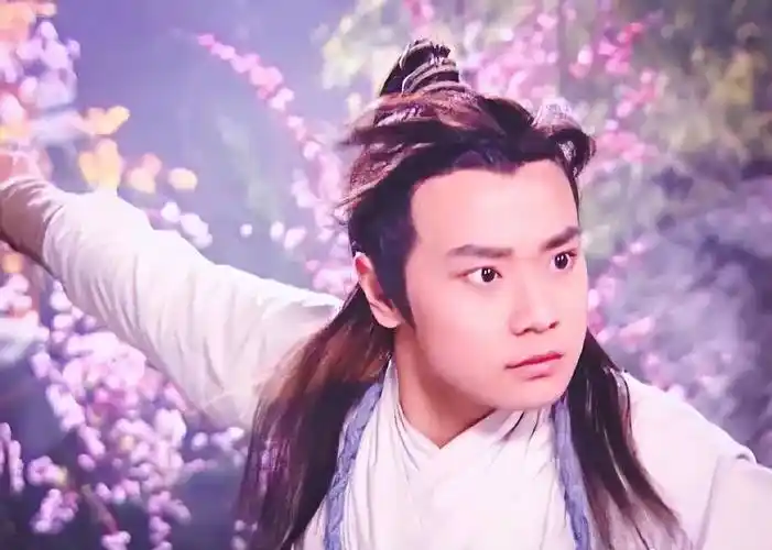 蓝盈莹回应整容,曾逼哭吴昕,甩了3年男友,因野心大被人嫌_曹骏_观众