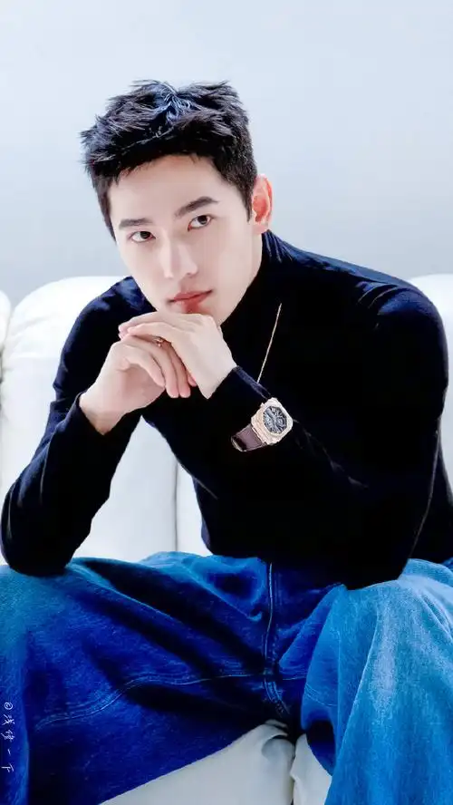 杨洋时尚芭莎十一月刊封面##杨洋冬日惬然芭莎大片