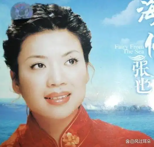 早年她曾与比她大11岁的关锦鹏结过婚,但这段婚姻以失败告终.