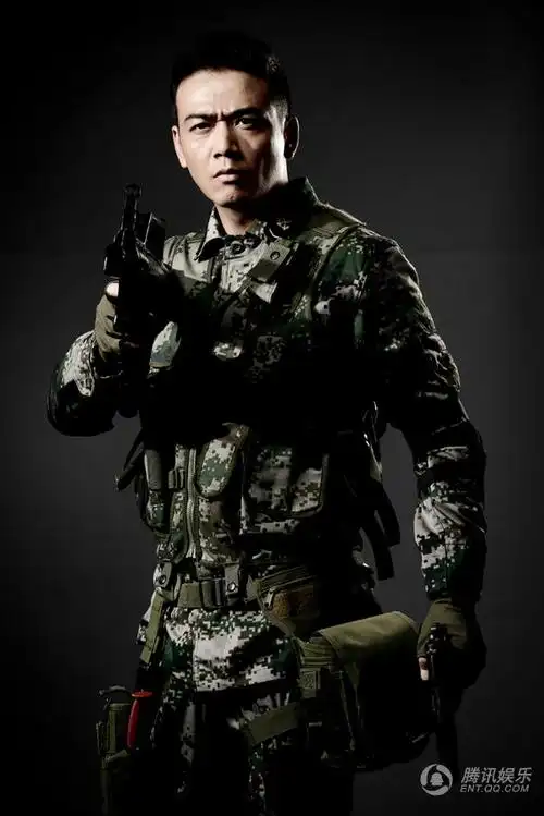 由"醇男"杨烁领衔主演的讲述军旅中的"人犬情"的当代军旅题材电视剧