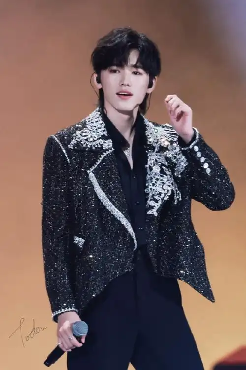 宋亚轩理想之途演唱会